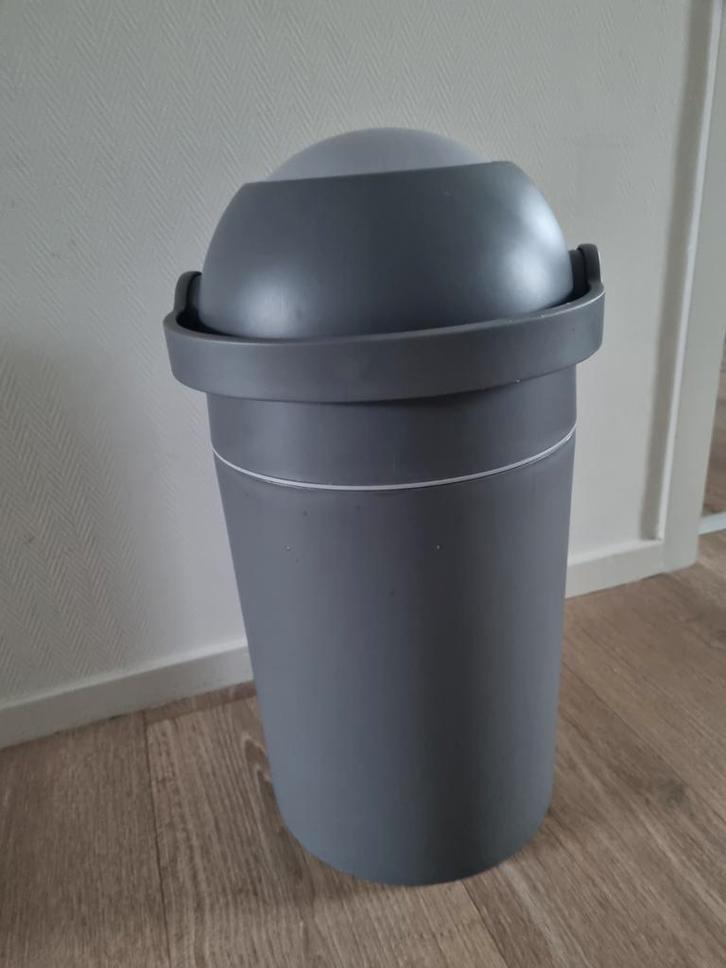 We-Too luieremmer met gratis aankleedkussen en hoezen, Kinderen en Baby's, Badjes en Verzorging, Luieremmer, Ophalen of Verzenden