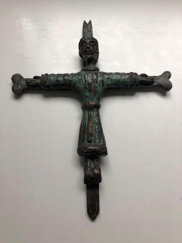 bronzen kruis - crusifix, Antiek en Kunst, Antiek | Religie, Ophalen of Verzenden
