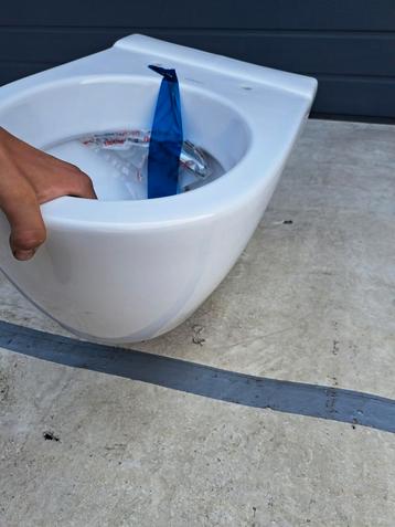 Nieuwe SPHINX diepspoelcloset wit(B20) beschikbaar voor biedingen