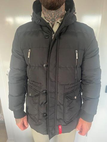 XPLCT Jas XL - (valt als L) - zwarte winterjas beschikbaar voor biedingen