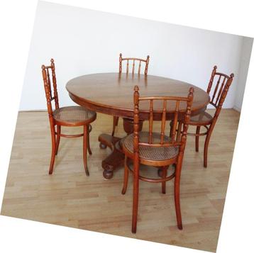 Mooie vintage bolpoottafel, lichte kleur eiken, antiek. beschikbaar voor biedingen