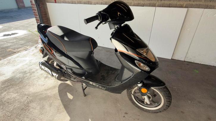 Zwarte Razzo Scooter - 4170km, Fietsen en Brommers, Snorfietsen en Snorscooters, Gebruikt, Overige merken, Benzine, Ophalen