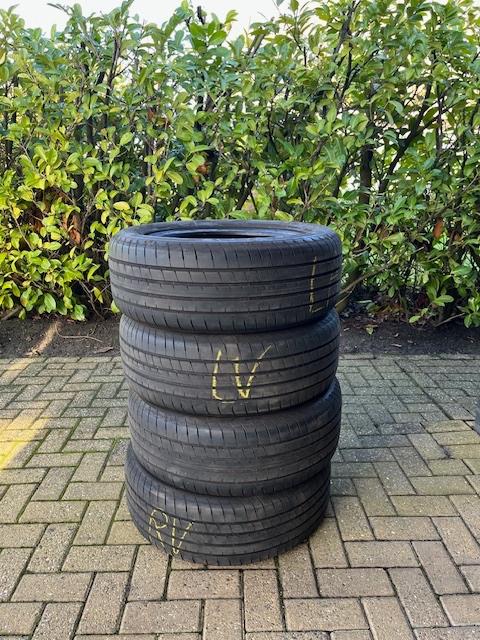 zomerbanden Goodyear, Ophalen, 18 inch, Gebruikt, 235 mm