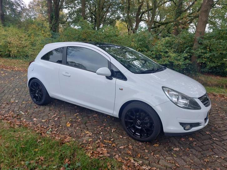 Opel Corsa 1.4 16V 3D 2010 Wit, Auto's, Opel, Particulier, Corsa, ABS, Airbags, Cruise Control, Lichtmetalen velgen, Radio, Sportstoelen