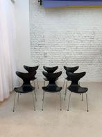 6 vintage stoelen Arne jacobsen Lily, Huis en Inrichting, Stoelen, Ophalen, Leer, Eén