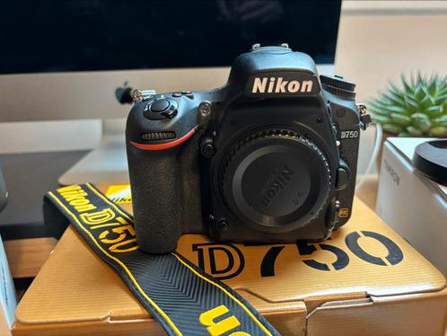 Nikon D750 body (los erbij te koop tamron 24-70 en tamron 85, Audio, Tv en Foto, Fotocamera's Digitaal, Zo goed als nieuw, Nikon