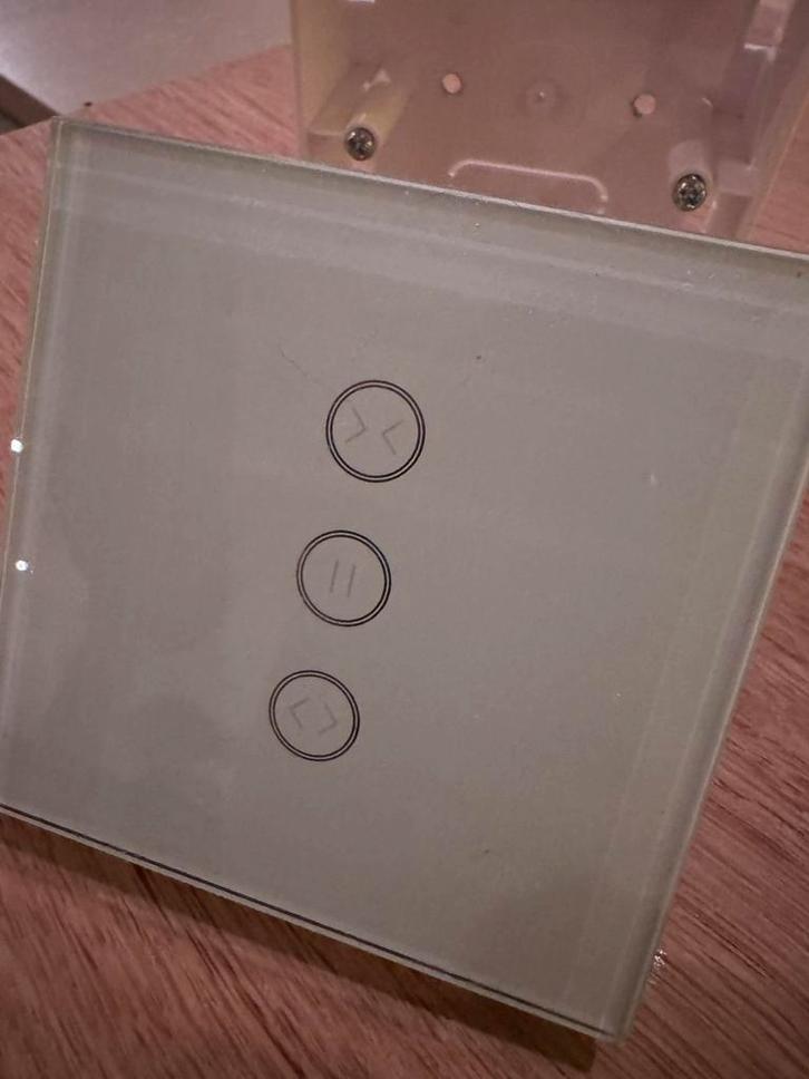 Nedis Smartlife Jaloezie/Gordijn wifi schakelaar (2x), Huis en Inrichting, Stoffering | Gordijnen en Lamellen, Zo goed als nieuw