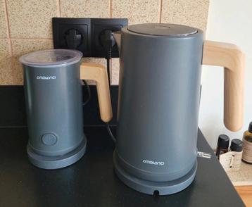Set waterkoker en melkopschuimer  beschikbaar voor biedingen