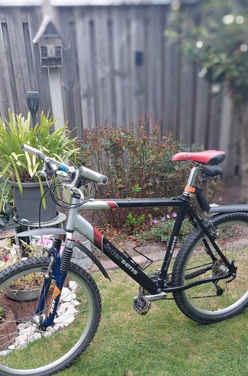 Mountainbike-extra spatborden+frame hoogte 58 cm-goede staat beschikbaar voor biedingen
