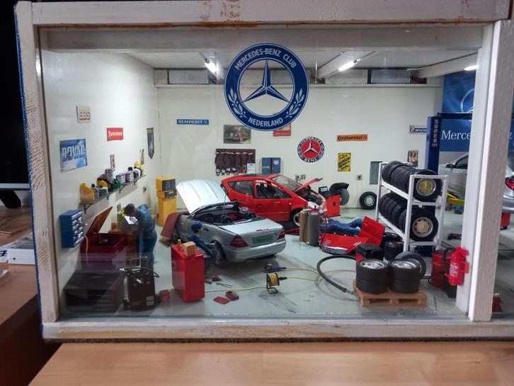 Garage diorama mercedes 1:18, Hobby en Vrije tijd, Modelbouw | Figuren en Diorama's, Gebruikt, Diorama, Groter dan 1:35, Ophalen