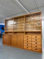 Imposante vintage winkelkast / boekenkast . jaar ’60 van 3m, Gebruikt, Met deur(en), 200 cm of meer, Ophalen of Verzenden