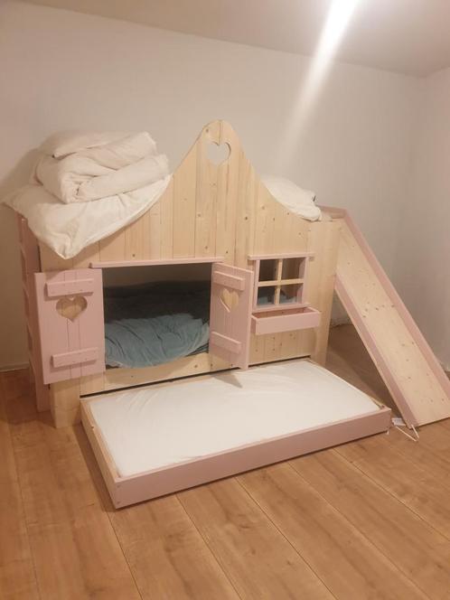 Bedhuisje 3 persoons stapelbed met glijbaan, Kinderen en Baby's, Kinderkamer | Bedden, Zo goed als nieuw, 180 cm of meer, 100 cm of meer