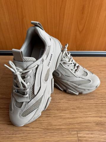 Steve Madden sneakers maat 38 beschikbaar voor biedingen
