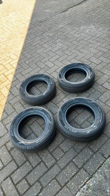 Nieuw aanhangwagen banden beschikbaar voor biedingen