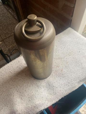 Kruik messing oud beschikbaar voor biedingen