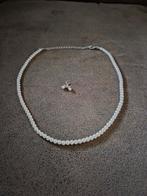 Parelcollier met bijpassende oorknopjes, Ophalen of Verzenden, Zo goed als nieuw