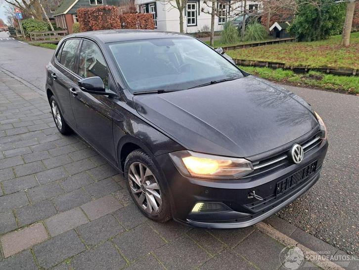 Volkswagen Polo 1.0 tsi high line automaat (bj 2018), Auto diversen, Schadeauto's, Volkswagen, Automaat, Benzine, Hatchback, Zwart