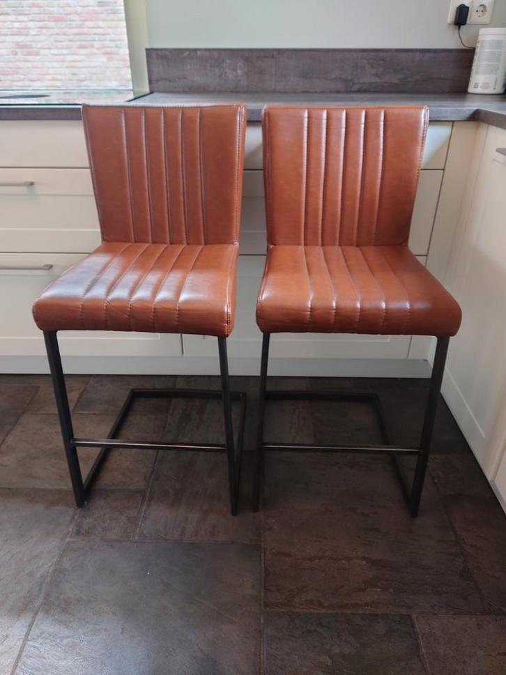 2 Cognac Milo barkrukken, Huis en Inrichting, Barkrukken, Zo goed als nieuw, 90 cm of meer, Leer, Metaal, 2 krukken, Met voetsteun