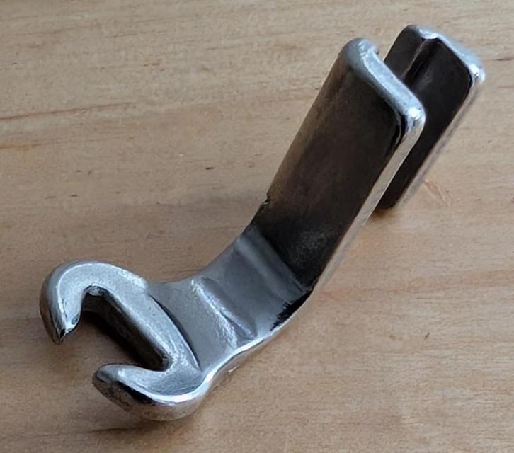 Naaivoet Pfaff 46120 – Knoopsgatvoet, Hobby en Vrije tijd, Naaimachines en Toebehoren, Gebruikt, Toebehoren, Pfaff, Ophalen of Verzenden