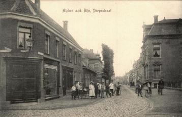 Alphen a/d Rijn Dorpsstraat veel volk beschikbaar voor biedingen