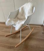 Witte schommelstoel (Eames stijl), Huis en Inrichting, Ophalen, Zo goed als nieuw