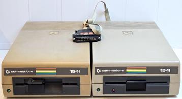 2x Defecte Commodore 1541 Disk Drive Alleen Voor Onderdelen beschikbaar voor biedingen
