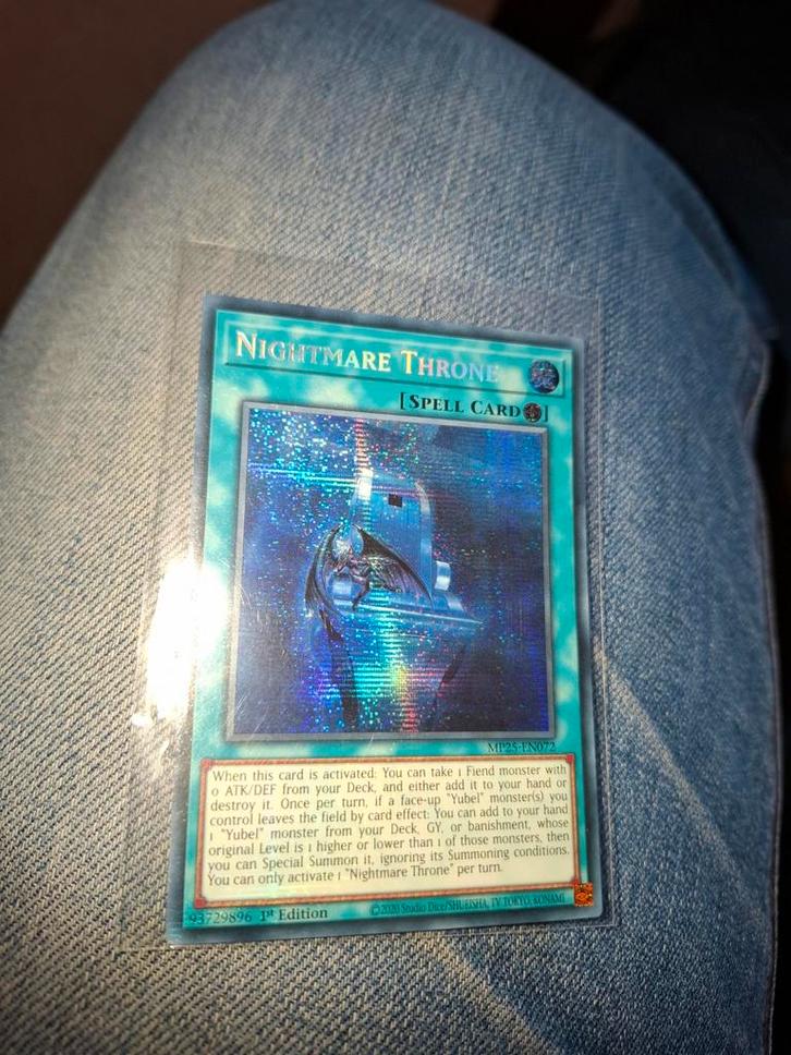 Yu-Gi-Oh Nightmare Throne MP25 Secret Rare NM, Hobby en Vrije tijd, Verzamelkaartspellen | Yu-gi-Oh!, Nieuw, Losse kaart, Foil