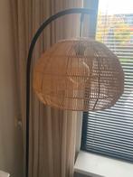 Rieten staande lamp, Huis en Inrichting, Lampen | Vloerlampen, Ophalen, Zo goed als nieuw, 150 tot 200 cm