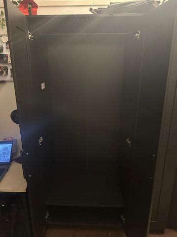 IKEA Brimnes zwarte kledingkast met spiegel - afbeelding 3