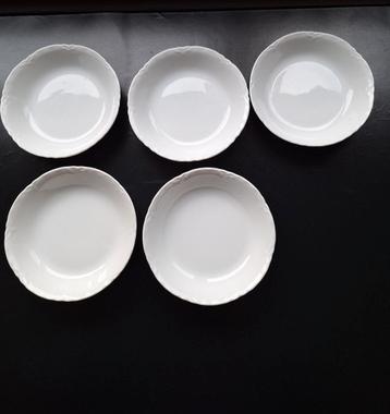 Hutschenreuter set van 5 witte schaaltjes beschikbaar voor biedingen