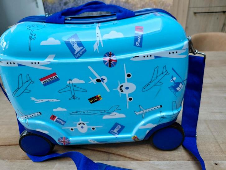 Kinderreiskoffer 37x30x20 cm met wielen en draagkoord, Kinderen en Baby's, Babymode-accessoires, Zo goed als nieuw, Ophalen