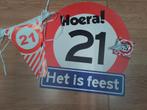 Vlaggenlijn bord en afzetlint 21 jaar, Hobby en Vrije tijd, Feestartikelen, Ophalen, Zo goed als nieuw, Versiering, Verjaardag