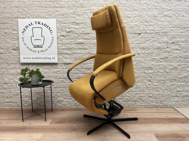 Als Nieuw! Prominent E-100 sta op stoel relax fauteuil ACCU, Huis en Inrichting, Fauteuils, Zo goed als nieuw, Leer, Stof, 50 tot 75 cm