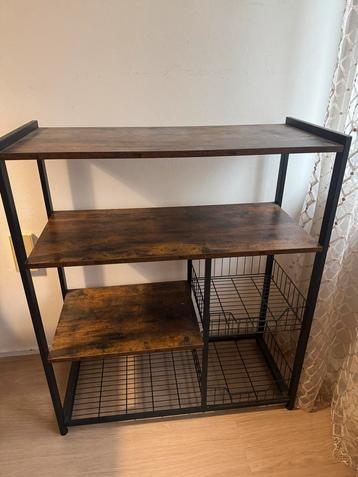 Mooie Houten Boekenplank/Opbergrek beschikbaar voor biedingen