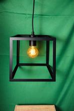 Moderne zwarte kubus lamp, Huis en Inrichting, Ophalen of Verzenden, Nieuw, Metaal, Minder dan 50 cm