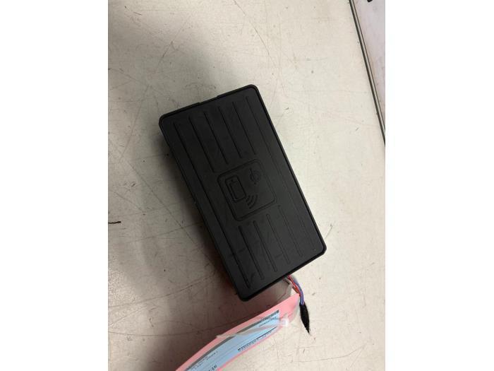 Draadloze oplader van een Seat Ibiza, Auto-onderdelen, Elektronica en Kabels, Seat, Gebruikt, 3 maanden garantie, Ophalen of Verzenden
