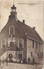 Geervliet (Z.H.) Gemeentehuis, veel Volk, gelopen 1930, Verzenden, 1920 tot 1940, Gelopen, Zuid-Holland
