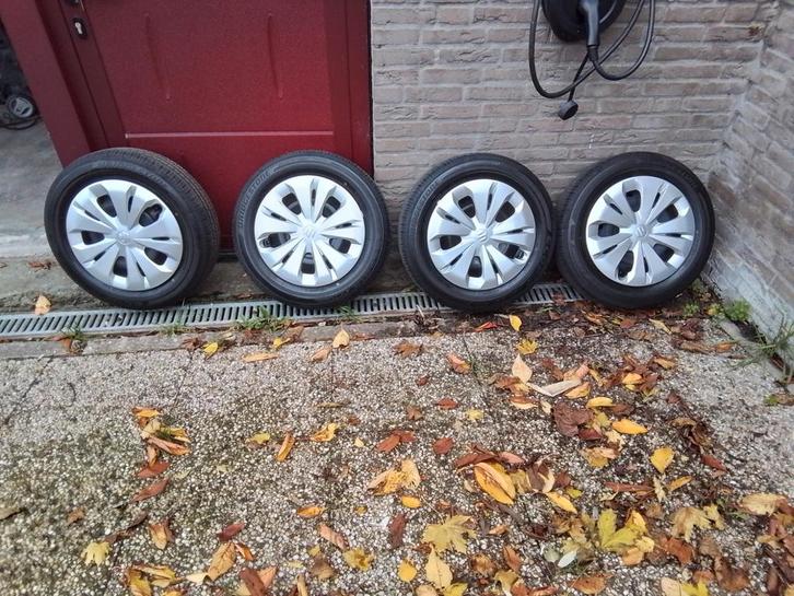 Een nieuwe set velgen met banden voor suzuki switft ., Auto-onderdelen, Banden en Velgen, Ophalen of Verzenden