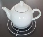 Mooie witte theepot zgan! Met gratis metalen onderzetter. Be, Huis en Inrichting, Keuken | Servies, Overige materialen, Overige typen