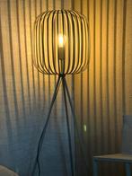 Zeer nette vloerlamp - Nieuwstaat!, Ophalen, Zo goed als nieuw, Metaal, 100 tot 150 cm