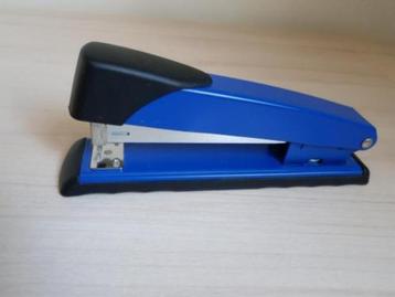 Nietmachine beschikbaar voor biedingen