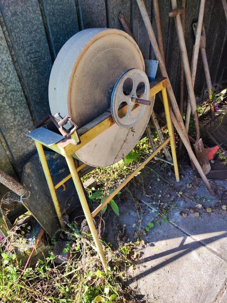 Oude Zandsteen Slijper, Doe-het-zelf en Verbouw, Gereedschap | Overige machines, Gebruikt, Ophalen of Verzenden