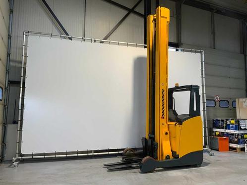 Jungheinrich ETV 320 Reach truck, Zakelijke goederen, Machines en Bouw | Heftrucks en Intern transport, Reachtruck, Overige aandrijving