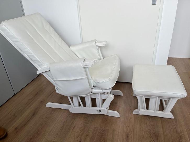 Gliding chair plus voetenbank (schommelstoel), Kinderen en Baby's, Kinderkamer | Tafels en Stoelen, Gebruikt, Stoel(en), Ophalen