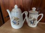 Vintage Porseleinen Theepotjes met Kinder Tafereel - Set van, Ophalen of Verzenden