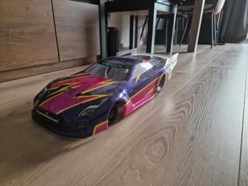 Team associated dr10M beschikbaar voor biedingen