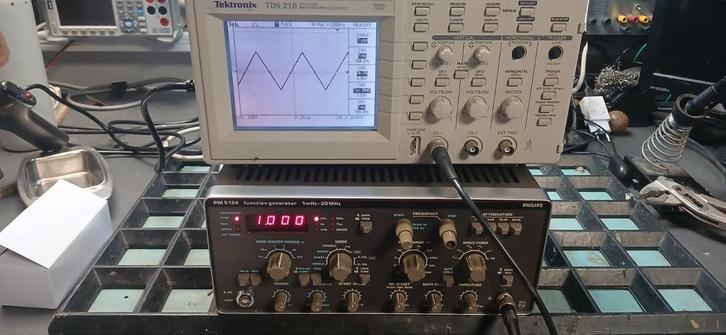 Philips functie generator PM5134, Hobby en Vrije tijd, Elektronica-componenten, Zo goed als nieuw, Ophalen of Verzenden