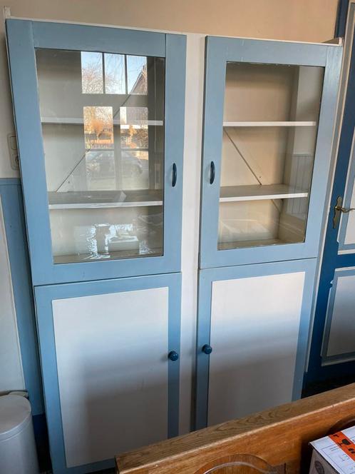 Gratis vitrinekast - ophalen in Maasbracht, Huis en Inrichting, Kasten | Vitrinekasten, Gebruikt, 150 tot 200 cm, 100 tot 150 cm