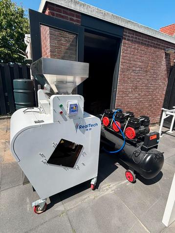Te koop: professioneel sorteerapparaat RealTech (model Q64) beschikbaar voor biedingen