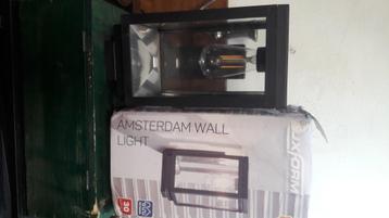 Buitenlamp zonnenenergie beschikbaar voor biedingen